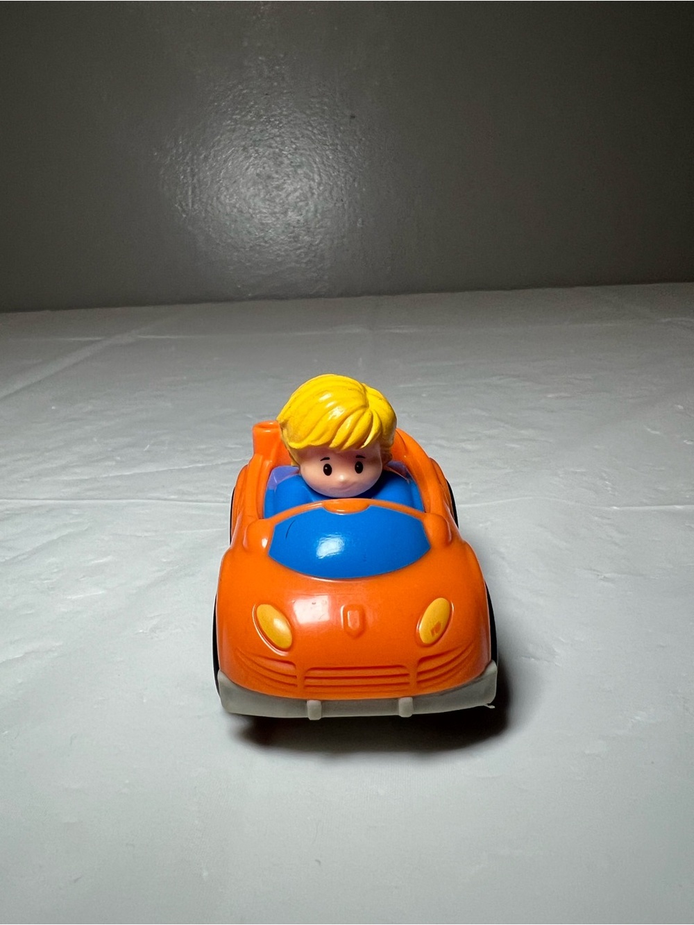 Fisher Price Little People Wheelies Orange Car Blonde Boy Eddie